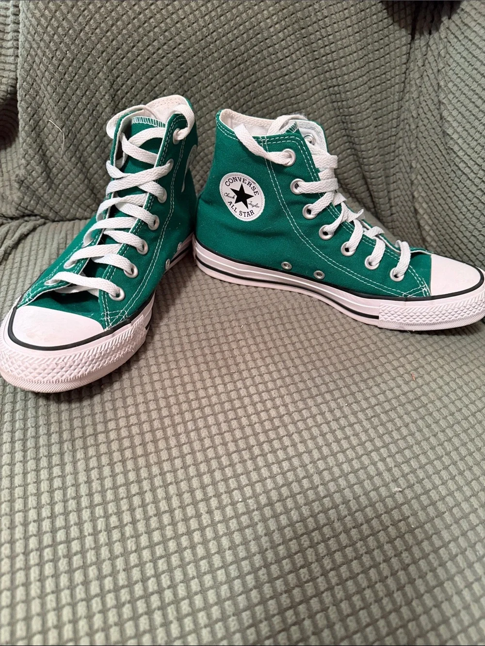 Converse Chuck Taylor Hi top. Green Mens 4. Womens 6